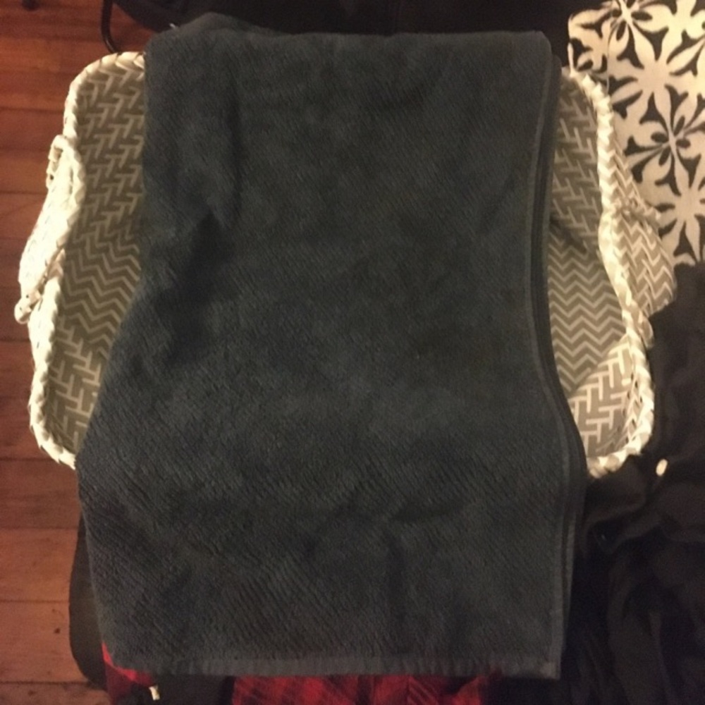 COYUCHI Bath Towel (READ DESC)